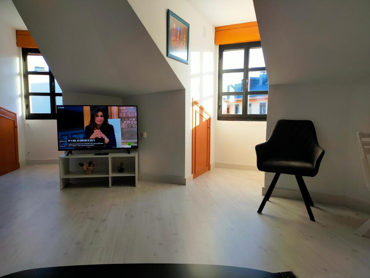 Apartamento En El Casco Antiguo De Понферрада Экстерьер фото